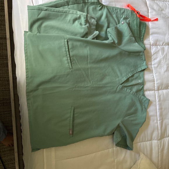 Figs jogger set - Picture 1 of 1